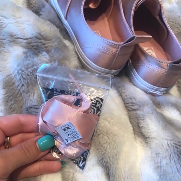 Vans - Picture 7 of 8